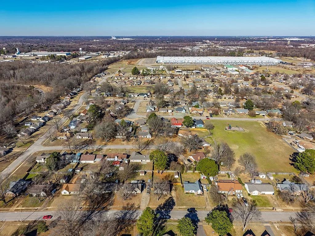 1926 Tissington Dr, Horn Lake, MS 38637 — photo 6