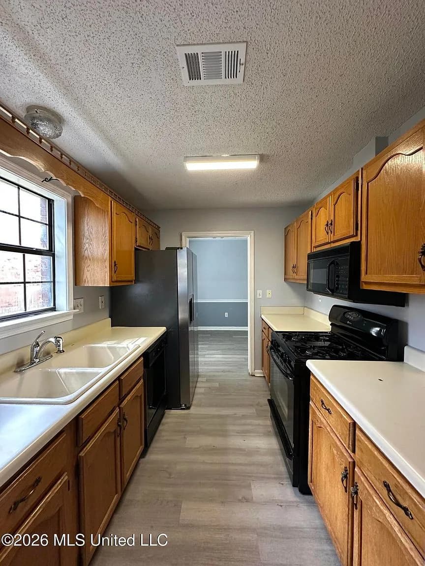3245 Edenshire Ln, Horn Lake, MS 38637 — photo 6