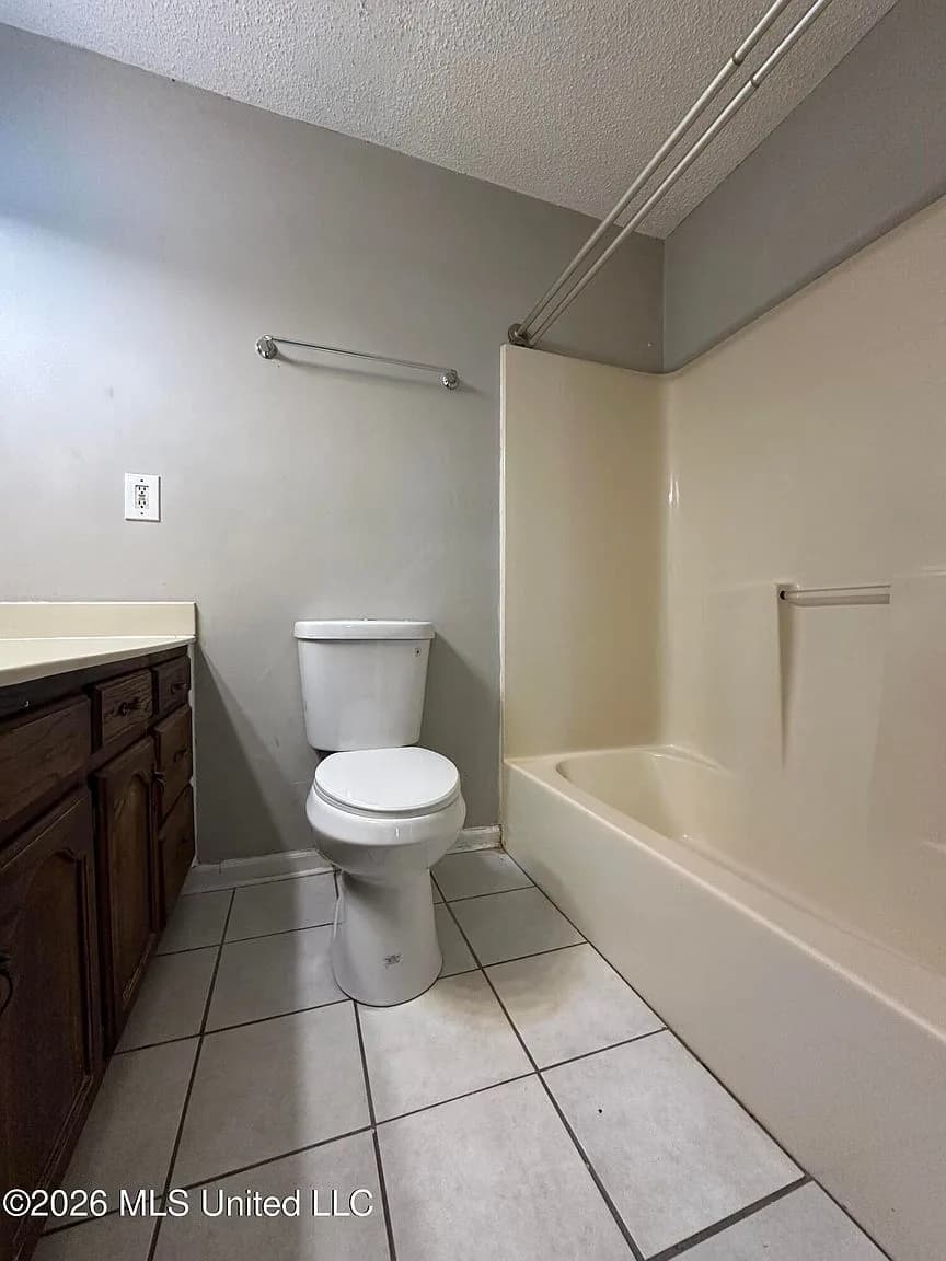 3245 Edenshire Ln, Horn Lake, MS 38637 — photo 8