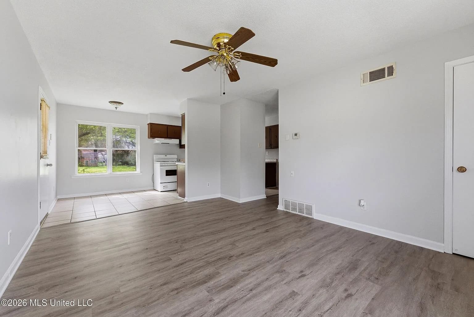 2715 Meadowbrook Dr, Horn Lake, MS 38637 — photo 16