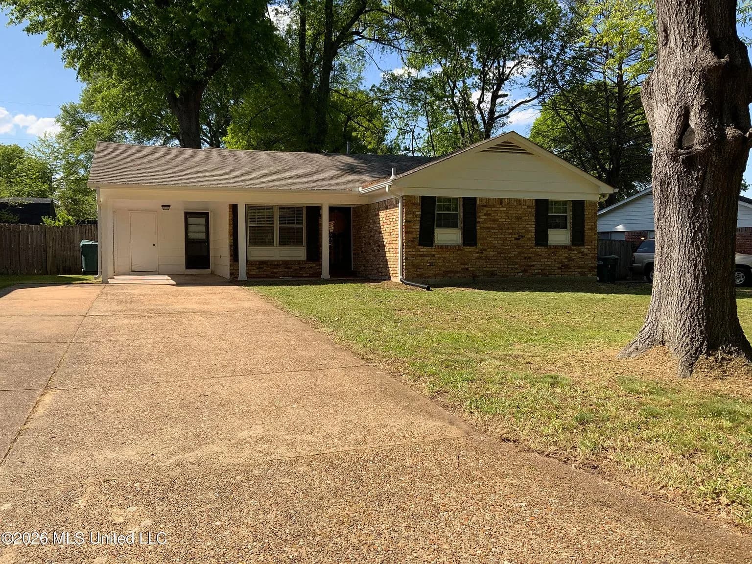 8313 Dottley Dr, Southaven, MS 38671