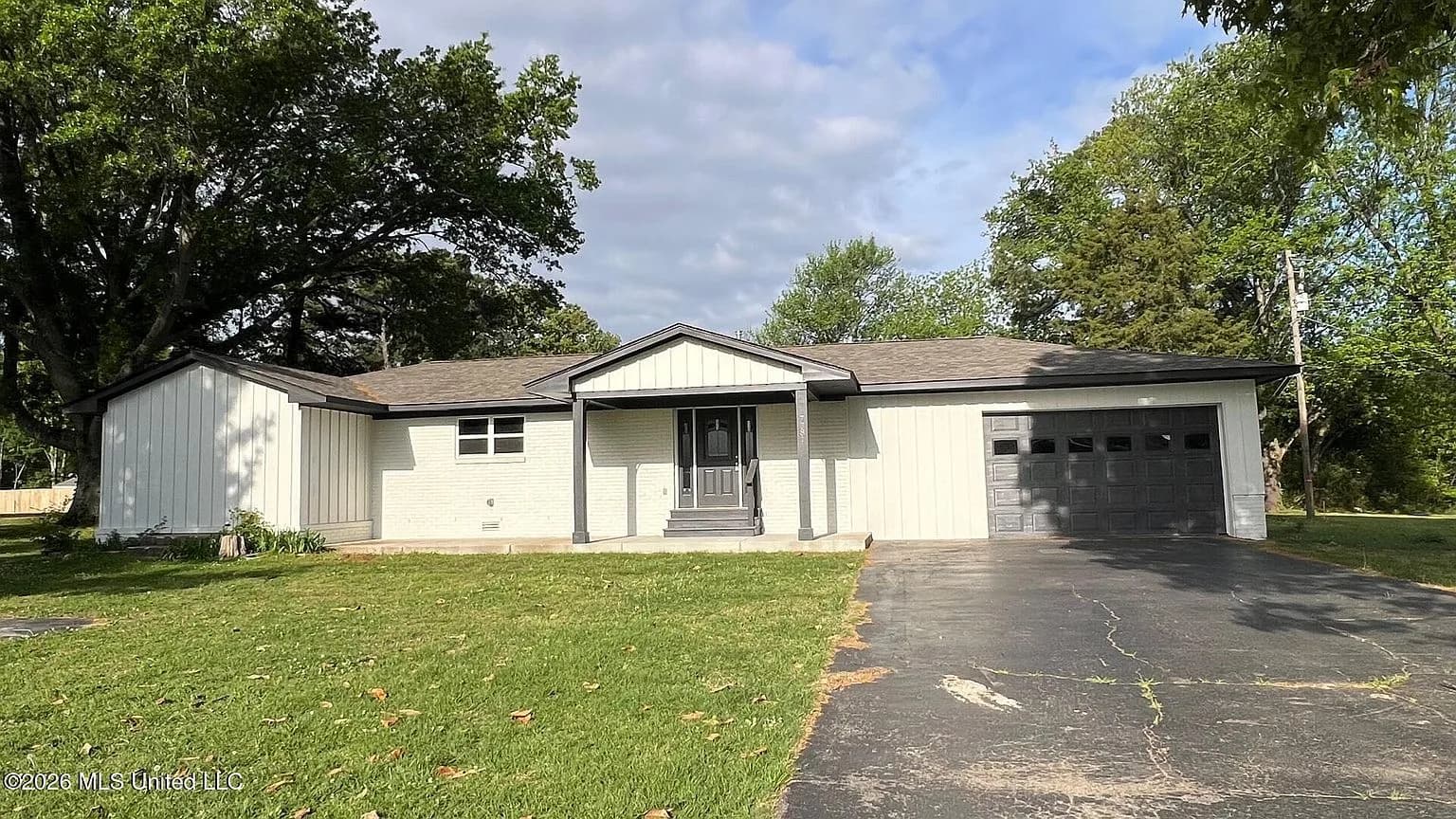 7381 Getwell Rd, Southaven, MS 38672