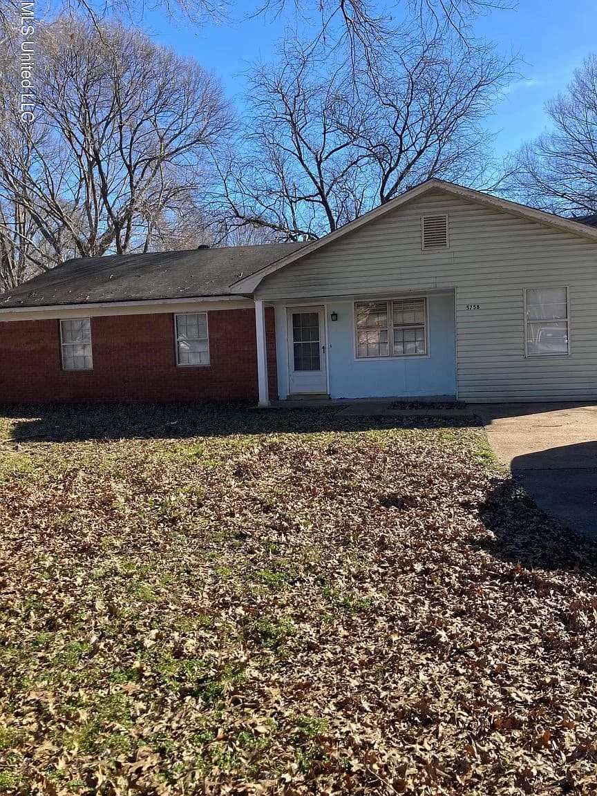 5758 Cherokee Dr, Horn Lake, MS 38637