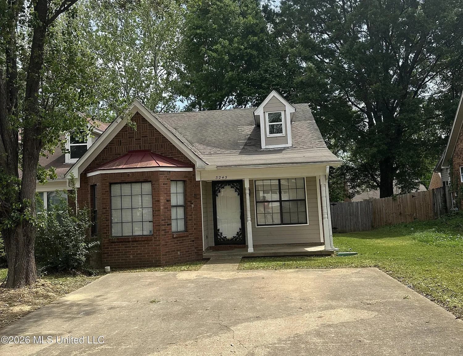 3245 Edenshire Ln, Horn Lake, MS 38637