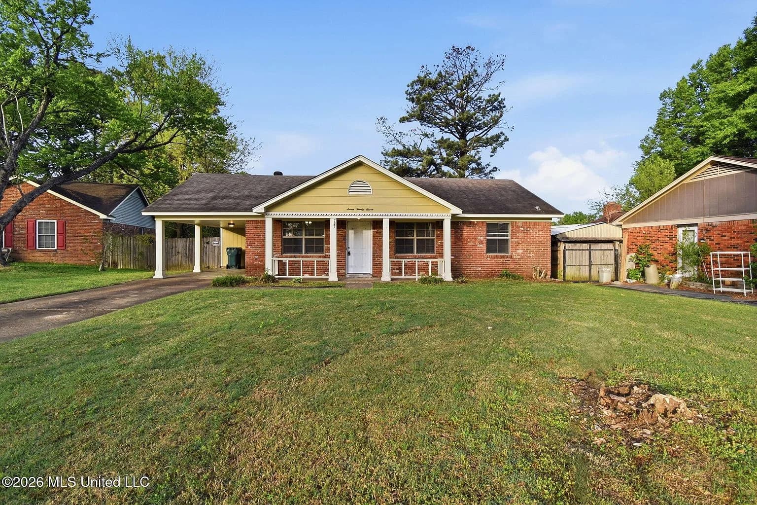 727 Thornwood Dr, Southaven, MS 38671